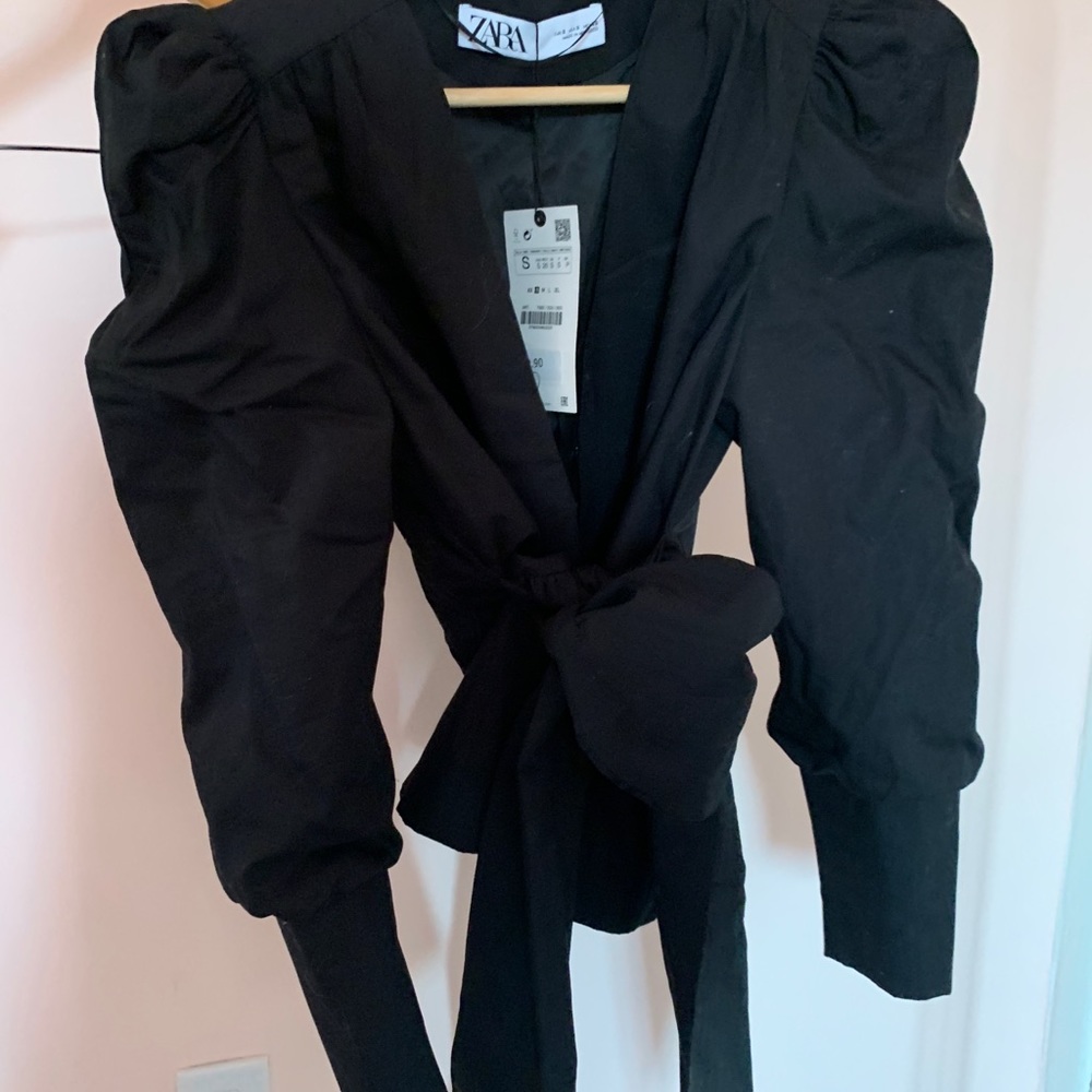 NWT Zara black puff sleeve v neck top